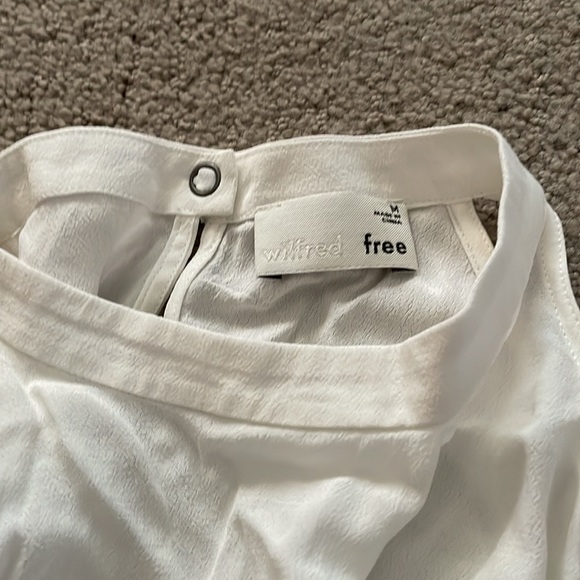 NWOT Aritzia Wilfred Free cold shoulder top - Picture 4 of 4
